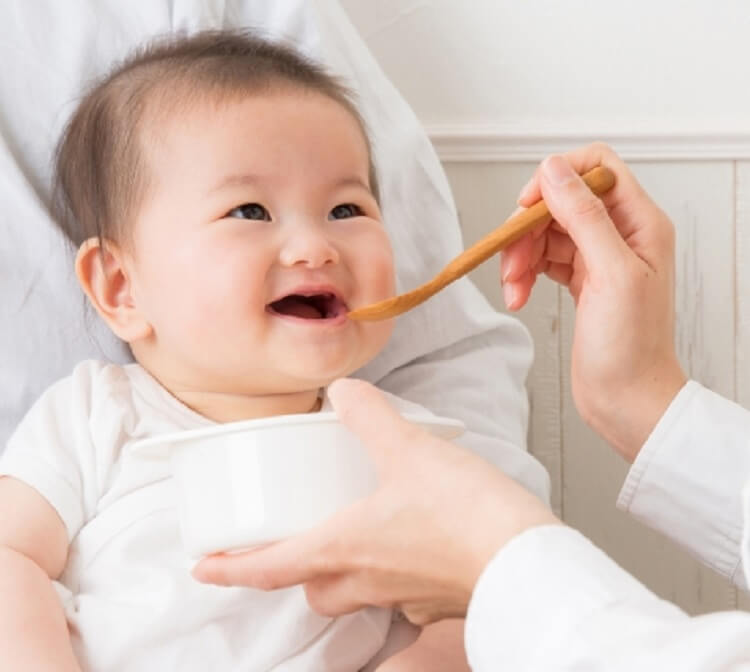 赤ちゃんの離乳食でだしが使えるのはいつ頃から良い？