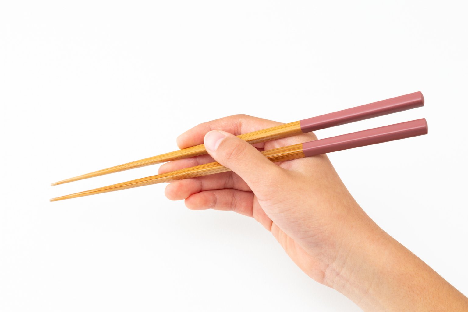 お箸の正しい持ち方とは?子どもも大人もできる矯正方法やマナーを紹介 | 鰹節・だし専門店のにんべんネットショップ